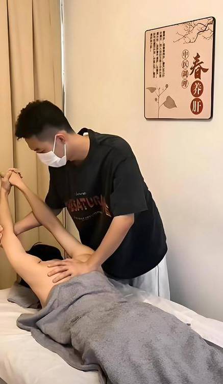 操出白浆20p的相关介绍