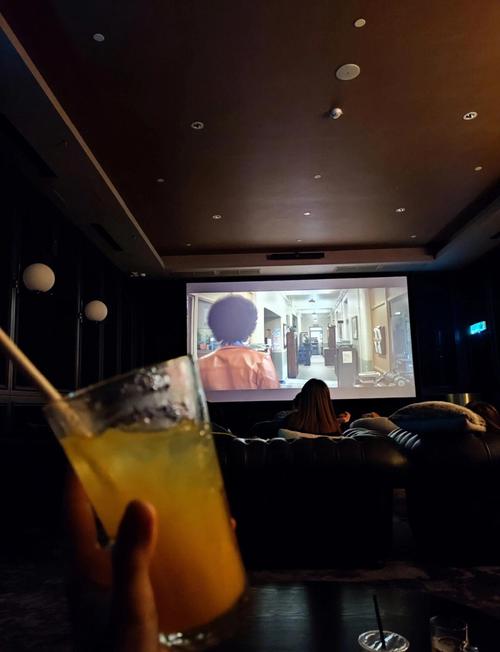 根据yy4470私人影院的品牌定位，为您生成以下SEO标题（包含3个长尾关键词）：

**yy4470私人影院 | 情侣主题包间·4K巨幕观影·沉浸式音响体验**  
（长尾关键词：情侣主题包间、4K巨幕观影、沉浸式音响体验）