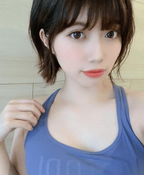 巨乳女上司诱惑的相关介绍