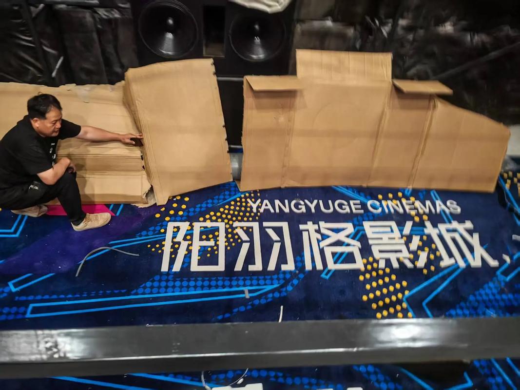 人妻少妇艳情av的相关介绍