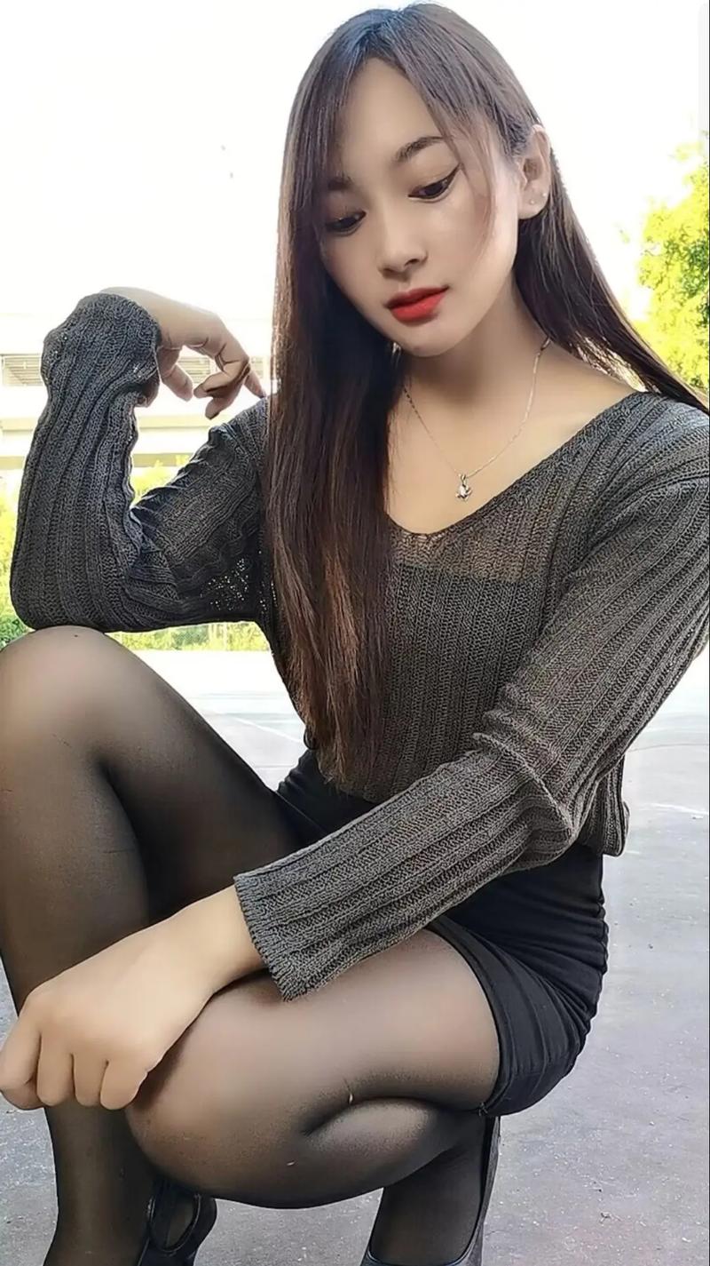 亚洲自由成熟少妇的独立生活美学与情感智慧｜长尾关键词：熟龄女性自我成长、自由职业妈妈日常、亚洲中年女性时尚穿搭