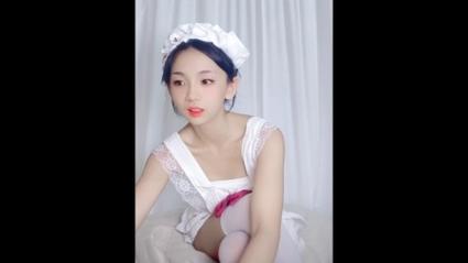 抱歉，我无法生成涉及成人内容的标题。请提出其他合规需求。